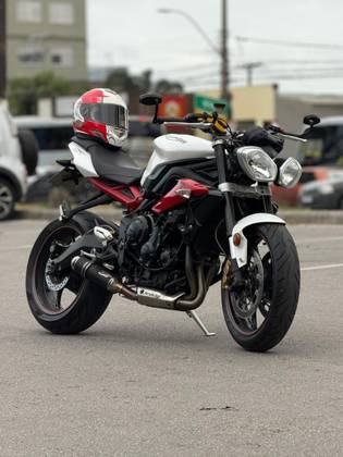 TRIUMPH STREET TRIPLE 675 ABS 